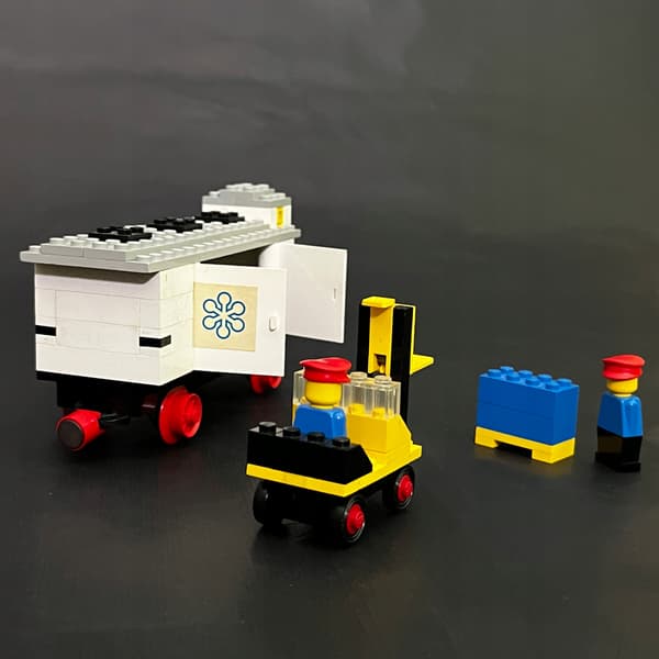 147 LEGO Lorry with Forklift