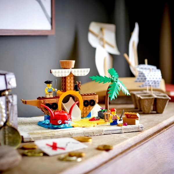 LEGO CREATOR SET - 40589 - PLAYGROUND WITH A PIRATE SHIP