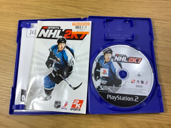 NHL2k7 NHL 2K7 disc – very good+ condition, complete launch edition for PS2