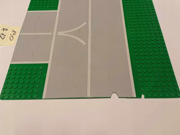 190A12. LEGO thin building plate 32x32, damaged 2360