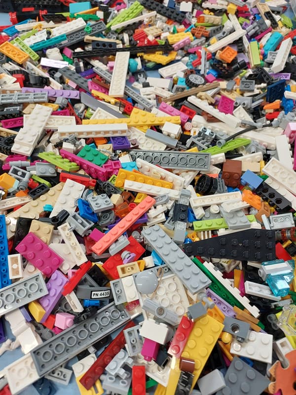 LEGO 1 KG BRICKS, RANDOM MIX, A GREAT IDEA FOR A BIRTHDAY PRESENT