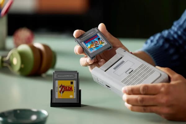 LEGO 72046 Nintendo Game Boy, building set – 18+
