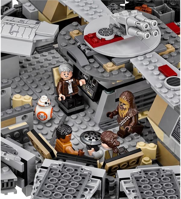 LEGO Star Wars – 75105 Millennium Falcon – New