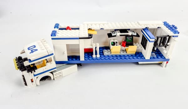 LEGO City Elements: Police Lorry with Command Centre Trailer