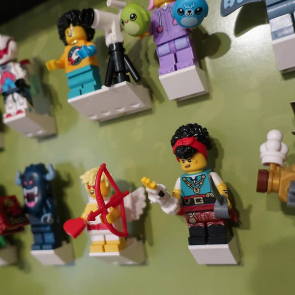 LEGO MINIFIGURES FRAME 71048 SERIES 27 27CM