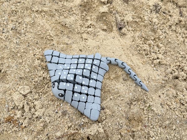 3D stingray – a segmented, movable, flexible figurine, a stress-relief gadget
