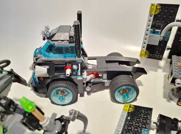 LEGO Ultra Agents: 70165 – Agents’ Headquarters