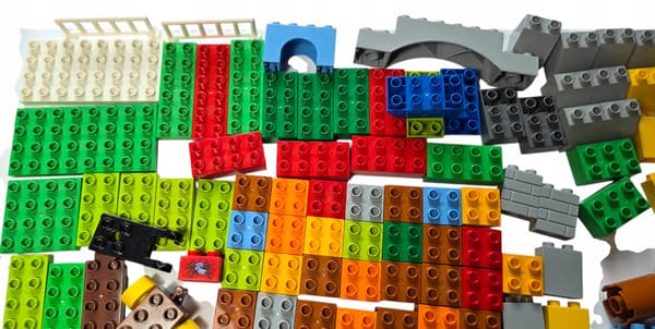 LEGO DUPLO MIXED SET: VARIOUS KNIGHTS, FIGURINES AND ANIMALS