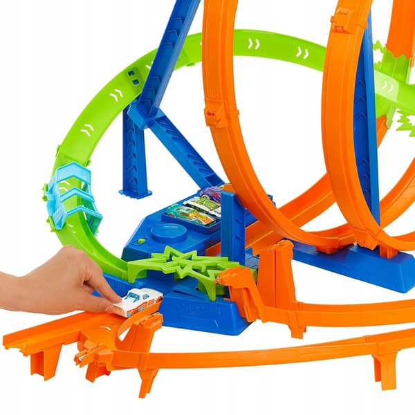 Hot Wheels Epic Loop Set: 5 Crash Zones with Speed Booster