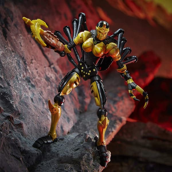 Transformers Kingdom WFC-K5 Blackarachnia Figure