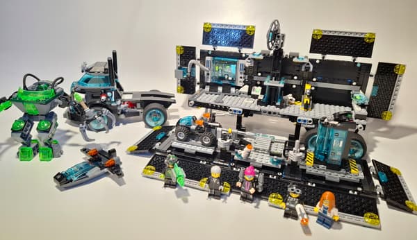 LEGO Ultra Agents: 70165 – Agents’ Headquarters