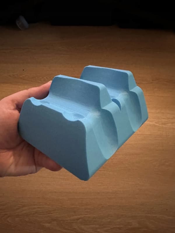 PS4 Controller Stand – Light Blue