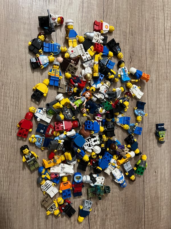 Lego brick mix, 1kg – Original pieces + FIGURINE