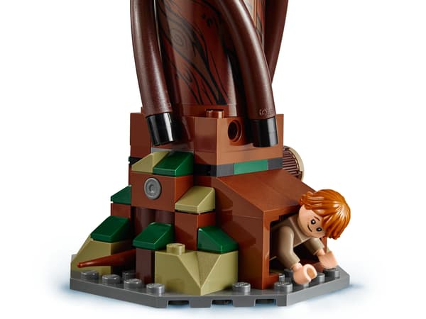 LEGO Harry Potter 75953 The Whomping Willow at Hogwarts