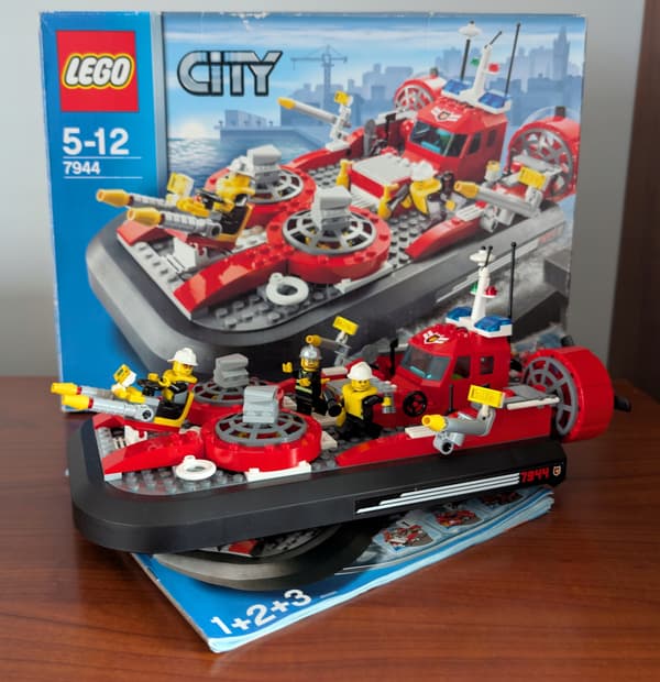 Lego 7944 Fire Brigade Hovercraft with Box
