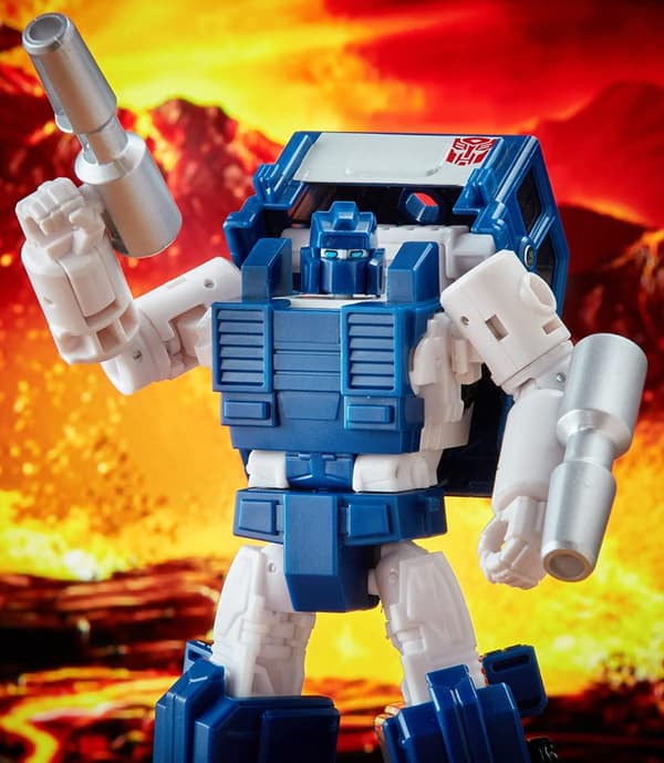 Transformers Deluxe Autobot Pipes WFC-K32 Figure