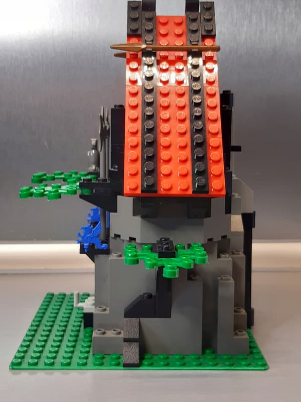 Lego Castle 6048 Majisto’s Magical Workshop