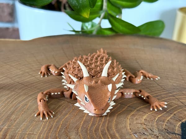 Horned Lizard 3D segmented figurine, fully articulated, realistic reptile