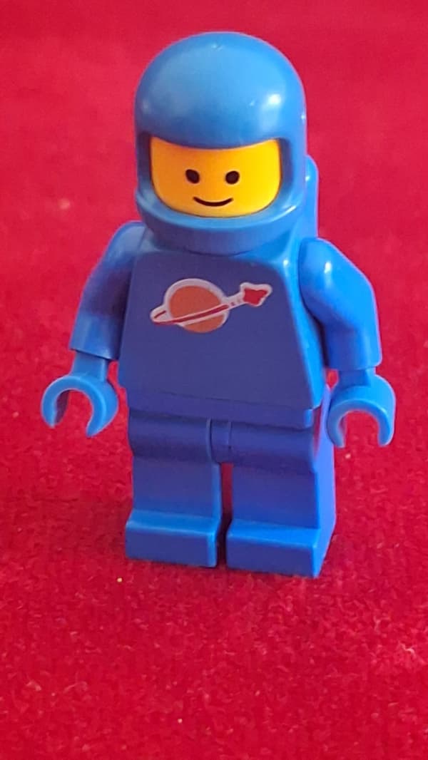 Lego 6827 Strata Scooter – Classic Space 1987 – 100% complete.