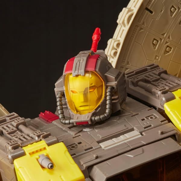 TRANSFORMERS: WAR FOR CYBERTRON – LARGE 2-IN-1 OMEGA SUPREME ROBOT FIGURE, 50 CM
