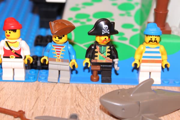 LEGO PIRATES ISLANDERS 6273-3 SET