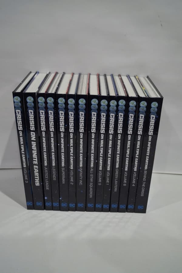 Crisis on Infinite Earths Box Set COMICS