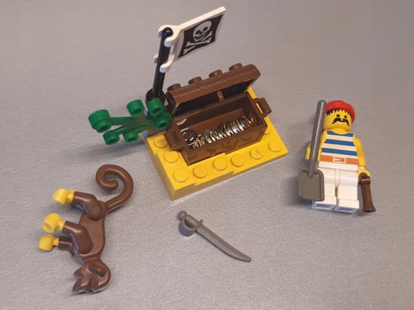 LEGO Pirates 6235 Buried Treasure