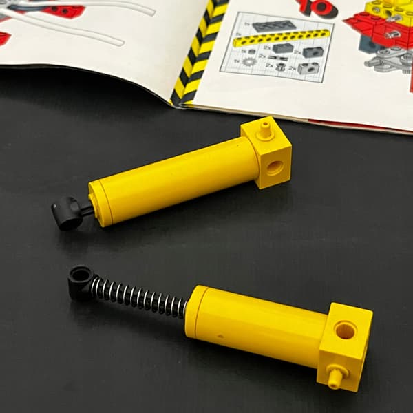 8843 LEGO Forklift Truck
