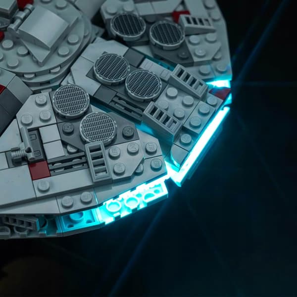 Millennium Falcon LED Lighting Set – a lighting accessory for building blocks