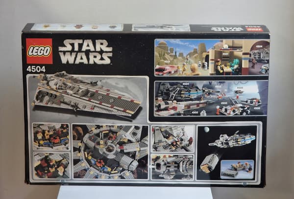 LEGO 4504 Star Wars – Millennium Falcon
