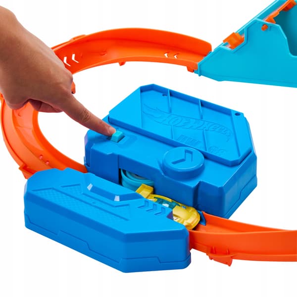 HOT WHEELS TRACK CREATOR SUPER JUMP Track Set with Motor + Car