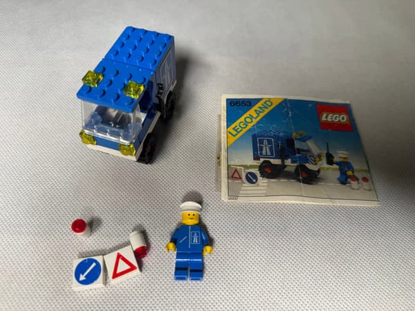 6653 LEGO Roadside Assistance