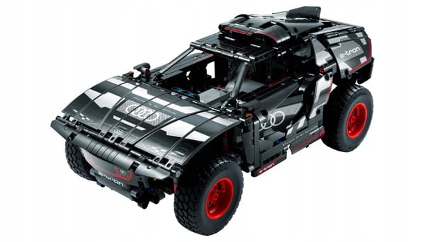 LEGO Powered UP Audi RS Q e-tron 42160