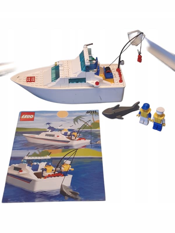 LEGO 4011 Cabin Cruiser (No. 2)