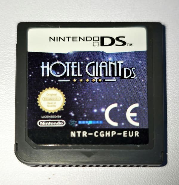 GIANT NINTENDO DS 3XA HOTEL