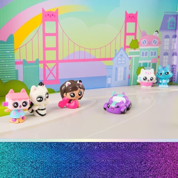 Spin Master Gabi’s Cat House Figurine Set: 12 figurines + 3 stands