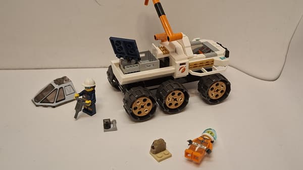 LEGO City 60225 Test Drive: Mars Rover