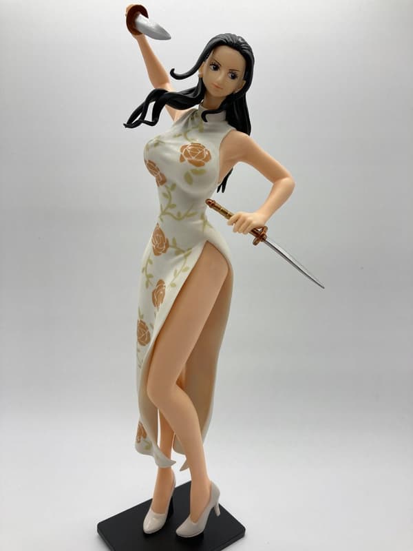 Banpresto One Piece Robin Glitter Anime Figurine