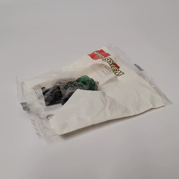Lego Space System Insectoids 3950 keyring MISB 1998
