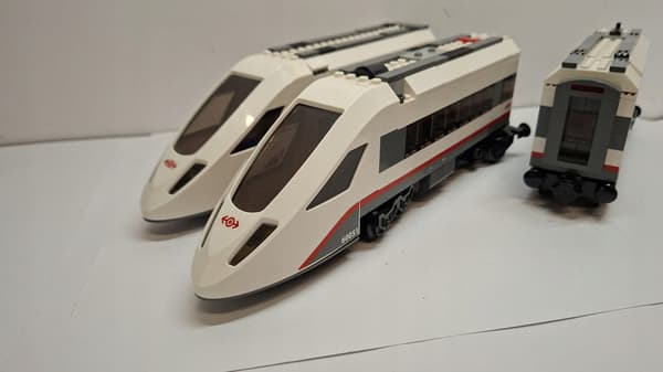 LEGO City Remote-Controlled RC Passenger Train 60051 + Powered Up
