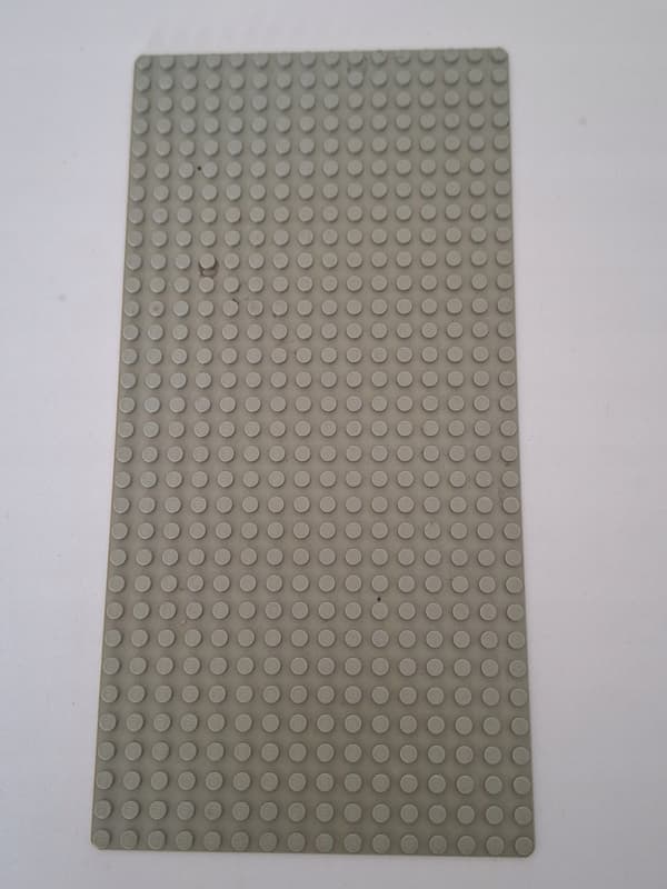 Lego 3857 baseplate, 16x32, old grey.