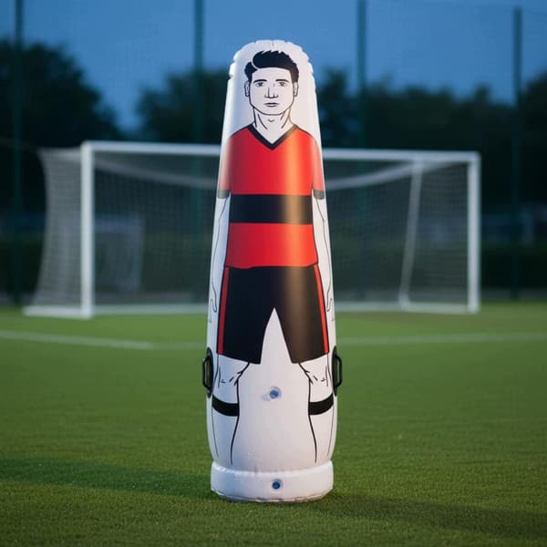 Unrestricted kicking dummy – Portable inflatable training wall