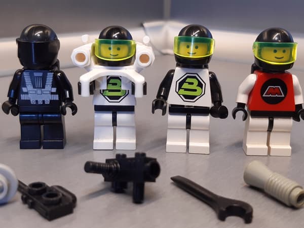 Lego Space 6704 Minifigure Pack (No. 2)