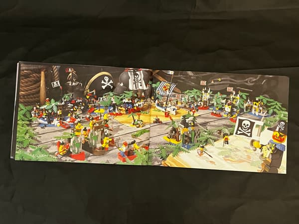 697 LEGO Ideas Book