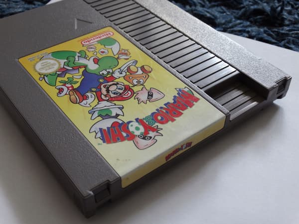 MARIO & YOSHI – NES – NINTENDO