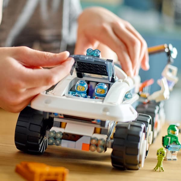 LEGO CITY 60432 Command Vehicle with Loading Crane – Large Rover