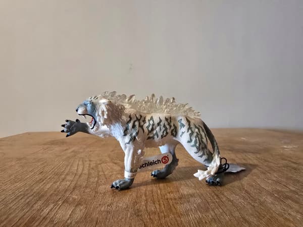 Schleich Eldrador 70147 ICE TIGER figurine, 2021 model