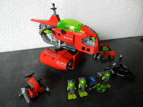 LEGO 8075 Atlantis Neptune Transport Ship *100%