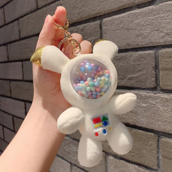 A CHARMING PLUSH KEYRING: ASTRONAUT RABBIT FOR KEYS AND BACKPACKS