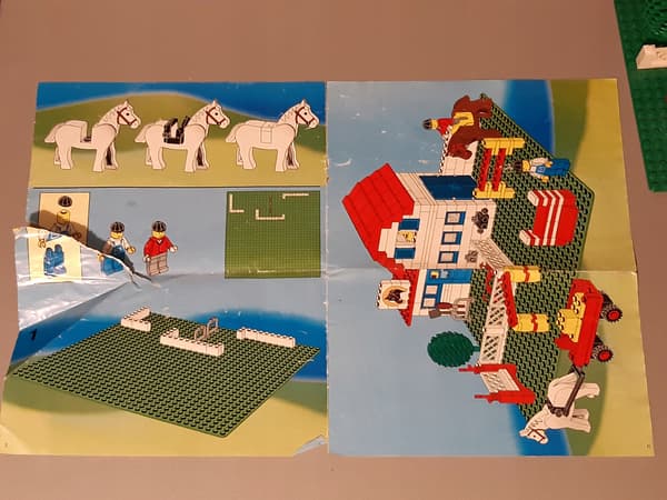 LEGO 6379 Riding Stable (No. 2)